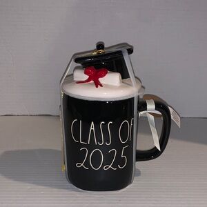 Rae Dunn Class of 2025 Graduation Black Cap Diploma Lid Mug New